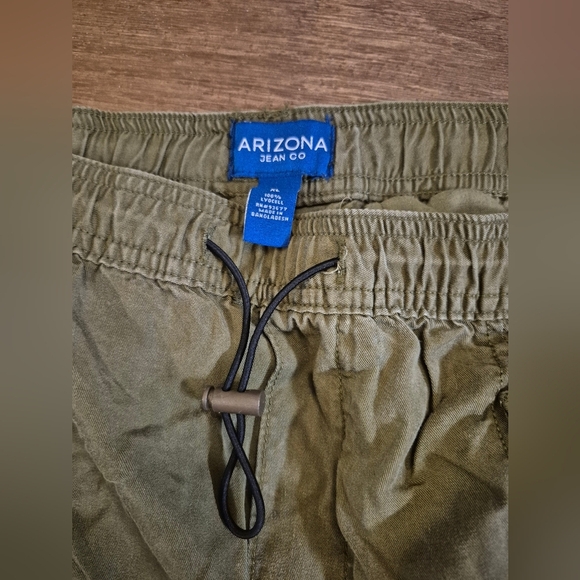 ARIZONA Jean Co Green Cargo Pants Relaxed Fit Lightweight - Picture 3 of 4